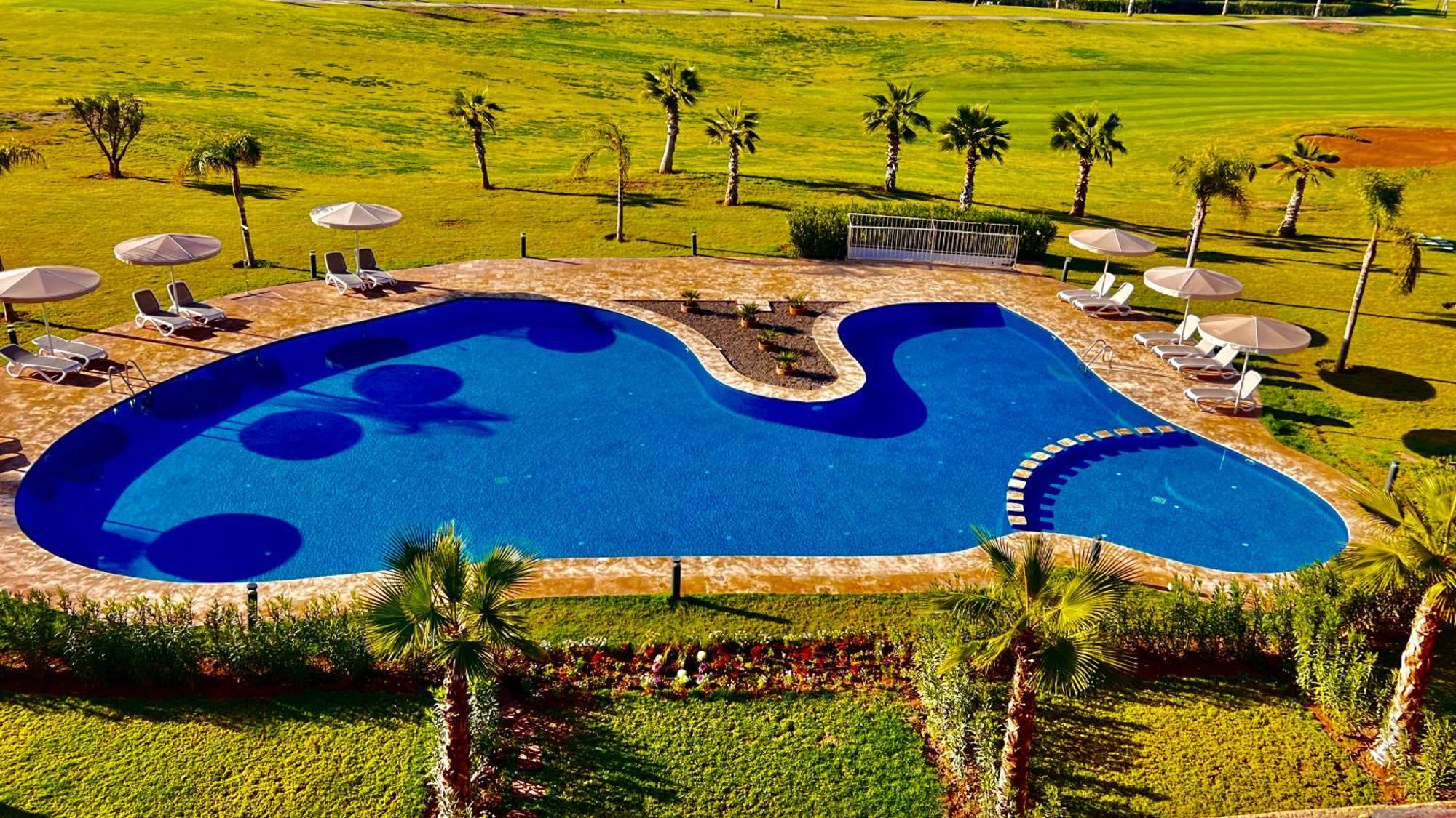 Mini-Villa Situee Dans Une Residence Prestigia A Marrakech, Avec Une Vue Sur La Piscine Et Le Golf Une Securite 24H Sur 24 Et Une Proximite Ideale De L Aeroport 5 Minutes C Est Une Offre Parfaite Pour Des Vacances Marrakesh Esterno foto